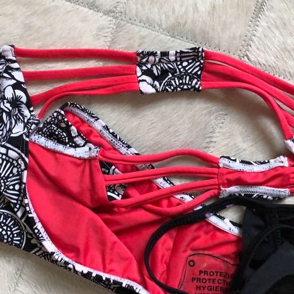 Bikini - Picture 11 of 11